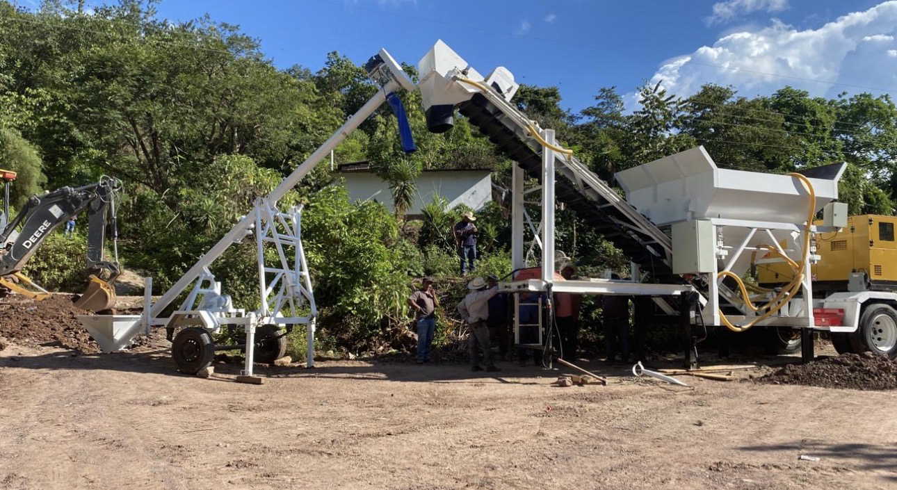 Obras hidráulicas como drenajes, cunetas y sistemas de agua